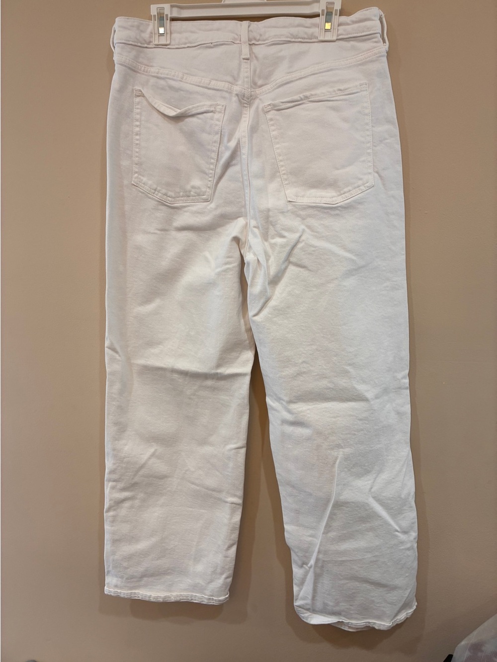 Old Navy Sky High Wide Leg‎ White Jeans with Smoothing Pockets Size 14